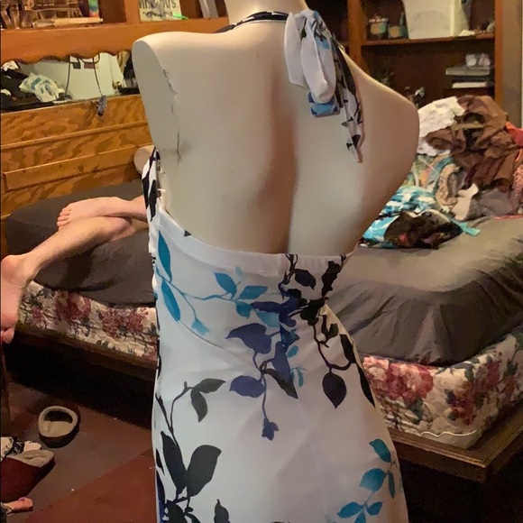 Dress - Picture 3 of 3